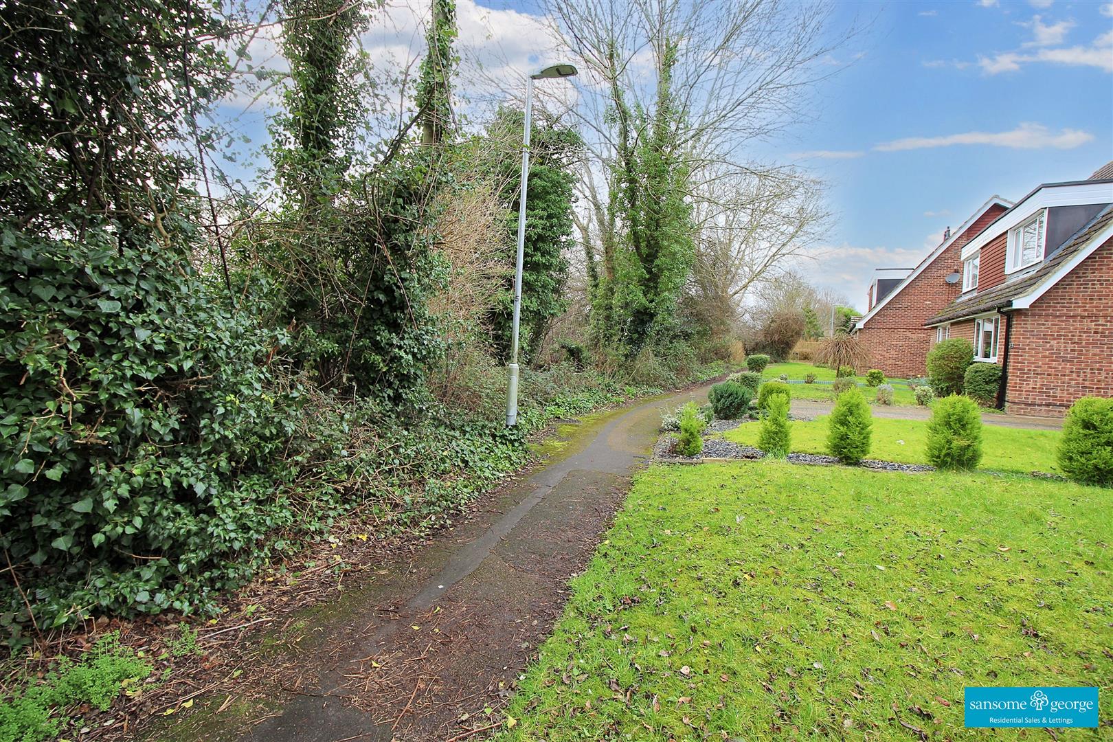 Tadcroft Walk, Calcot, Reading
